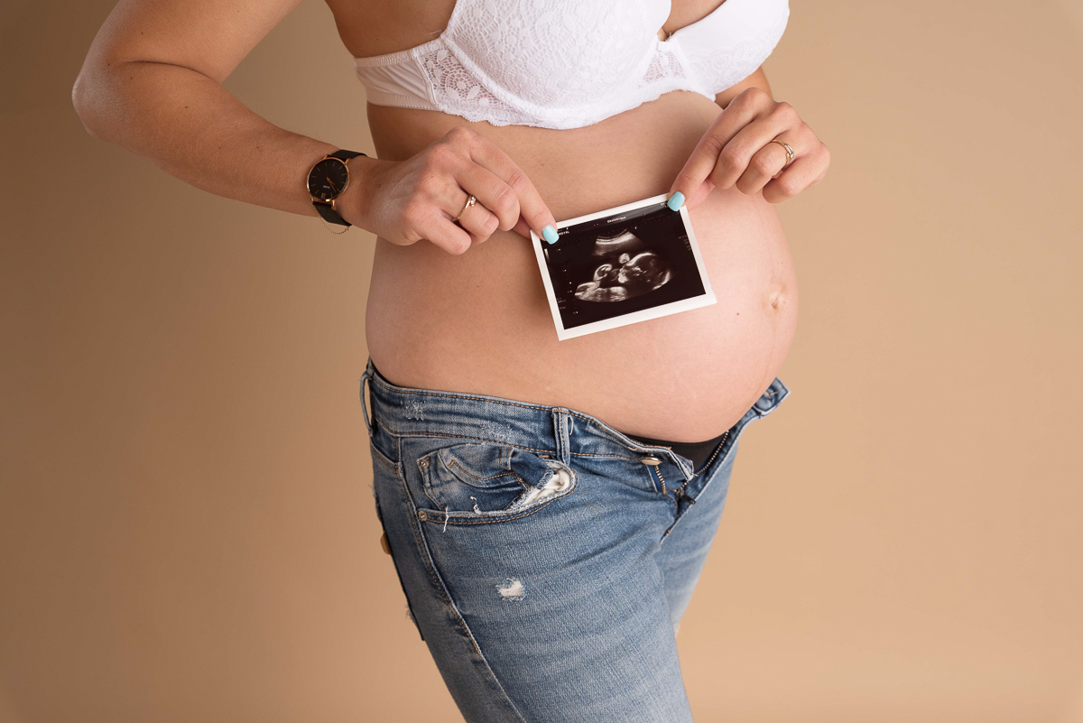 Shooting grossesse avec échographie en seine et marne