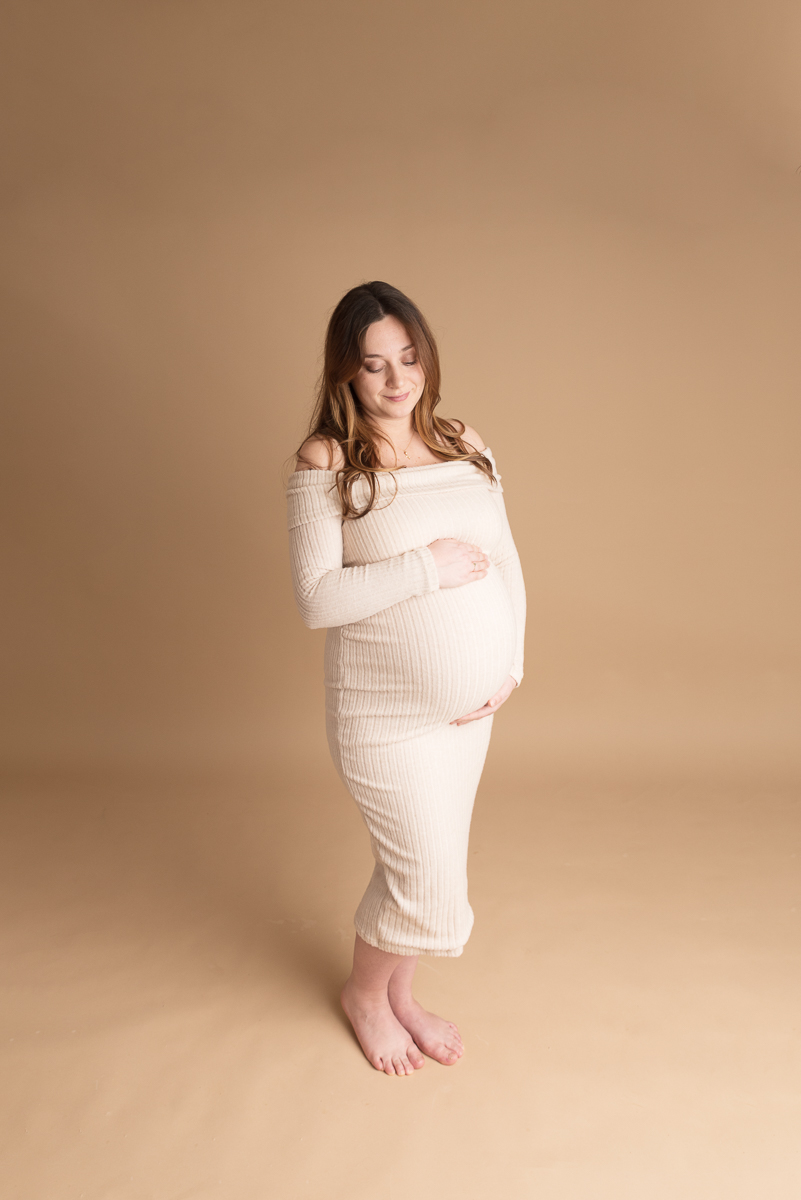 Portrait de grossesse artistique par Nanie Vaysse photographe, studio 77 proche milly-la-forêt